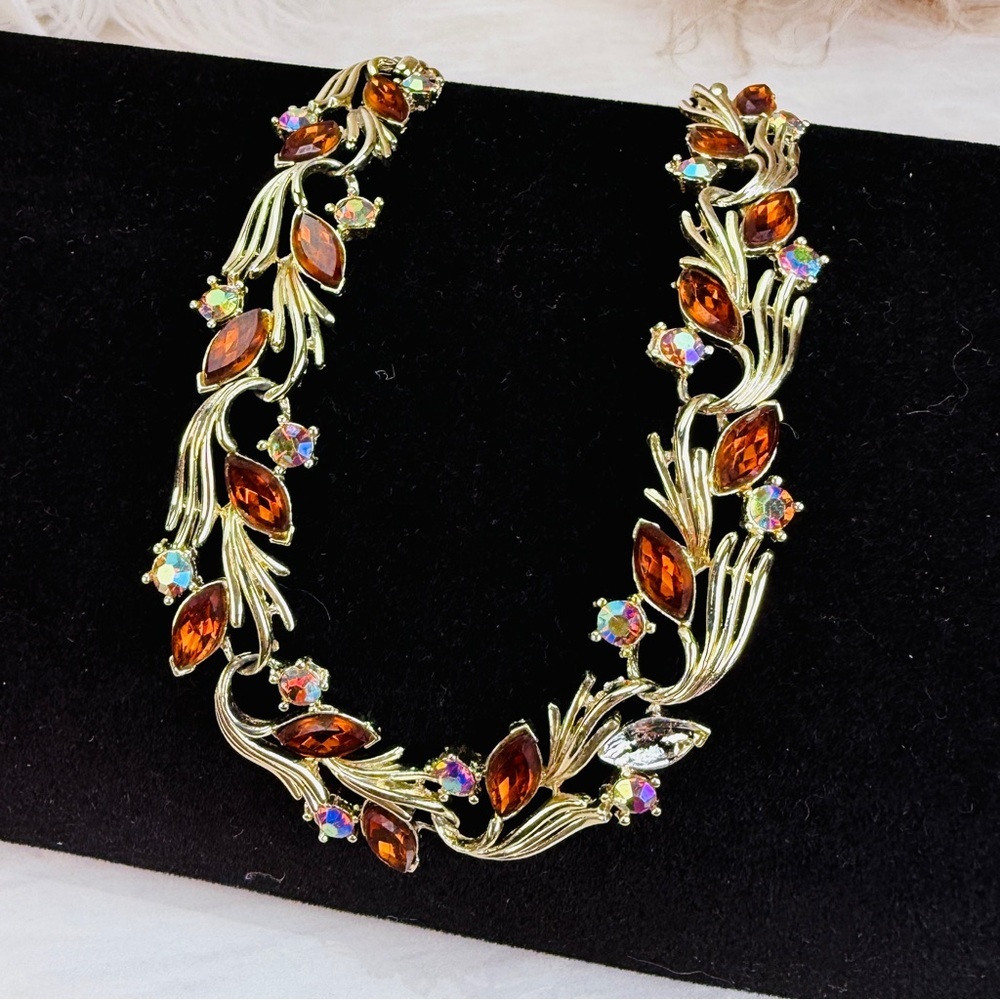 Vintage STAR aged Goldtone and Amber Colored iridescent bling accented Necklace